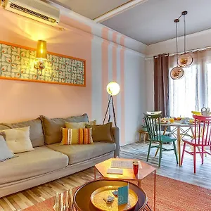 https://sweet-inn-apartment-charming-plaza-molina.catalonia-hotels.com